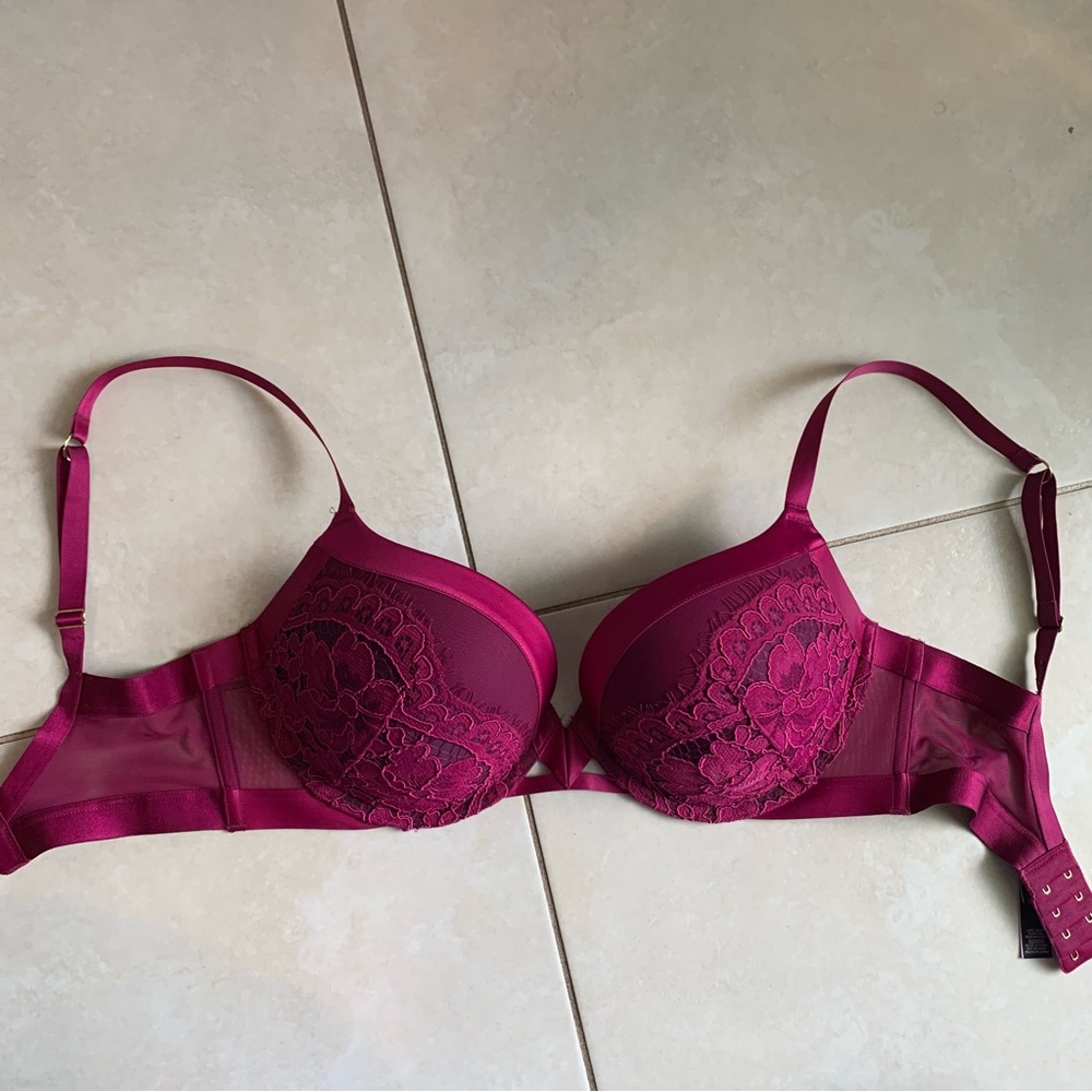 Victoria's Secret “very sexy push up” bra